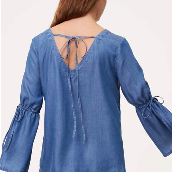 🎀NEW🎀LOFT Chambray Bell Sleeve Top - Picture 2 of 8